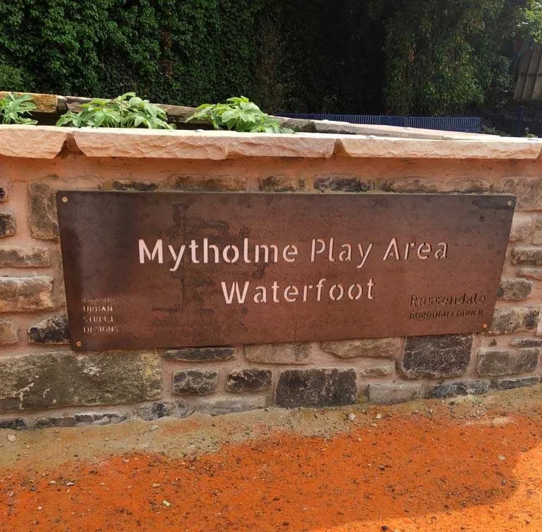 Waterfoot sign